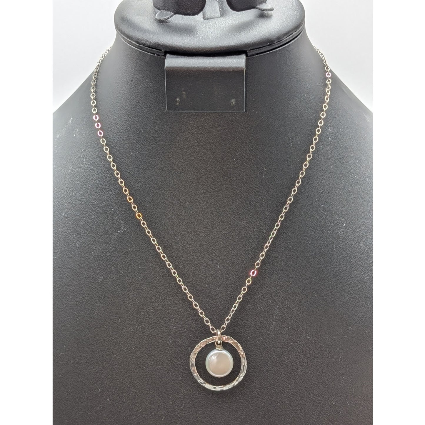 925 Sterling Silver Dangling Pearl In Hammered Circle Pendant Chain Necklace