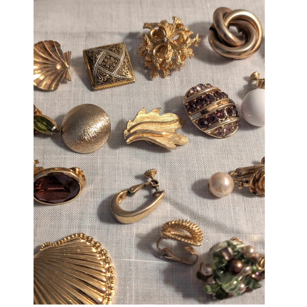 Lot of Single Vintage Gold Tone Clip Screw Earrings