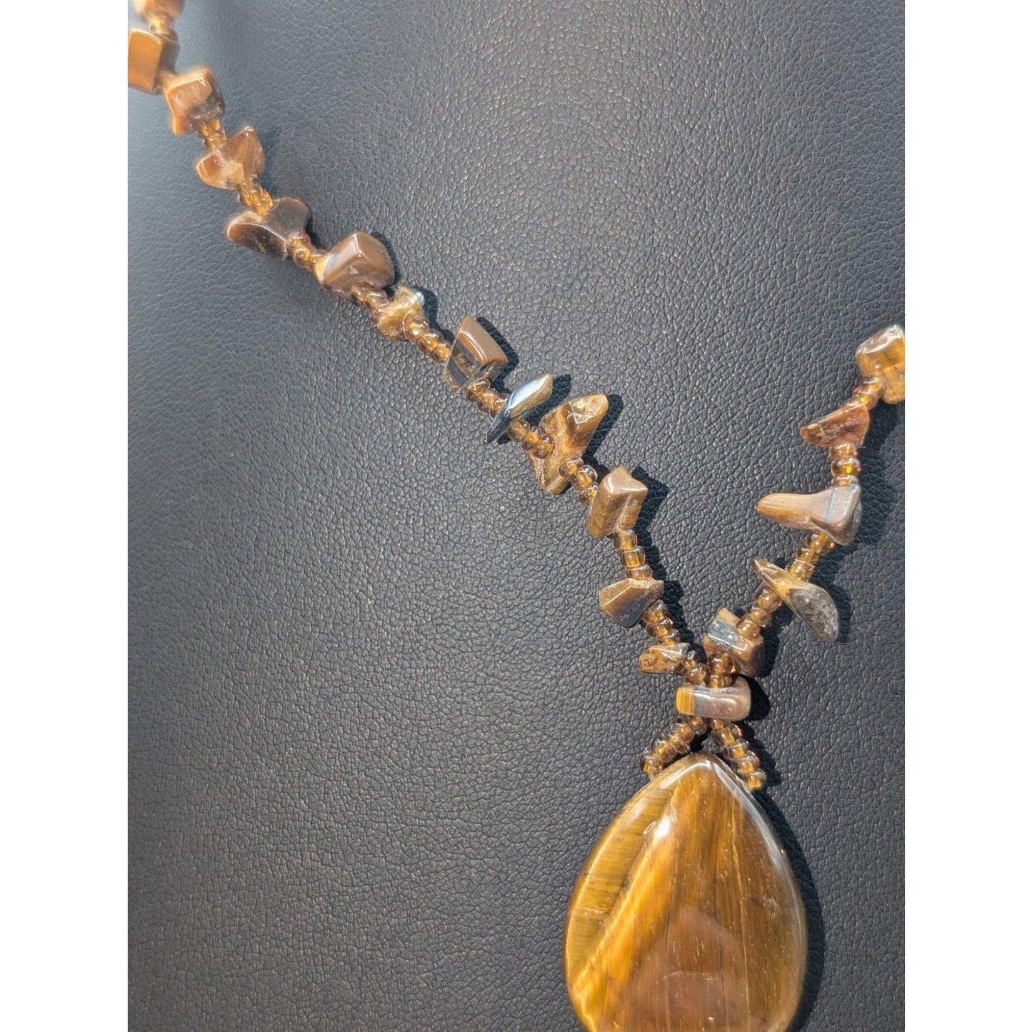 Vintage Tiger's Eye Chip Bead Pendant Barrel Clasp 17" Necklace