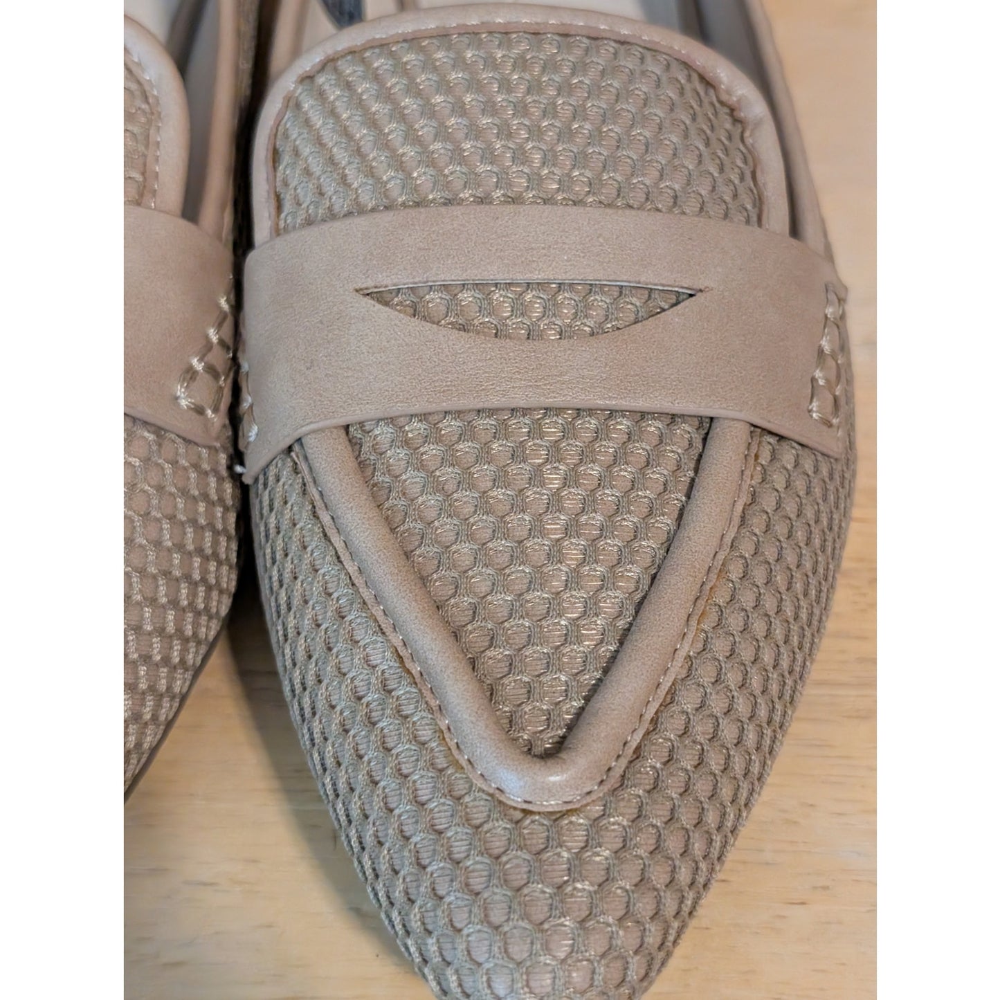 Jones New York Women's Qenall Tan Pointed Toe Flat Slip On Loafer Flat Size 8.5