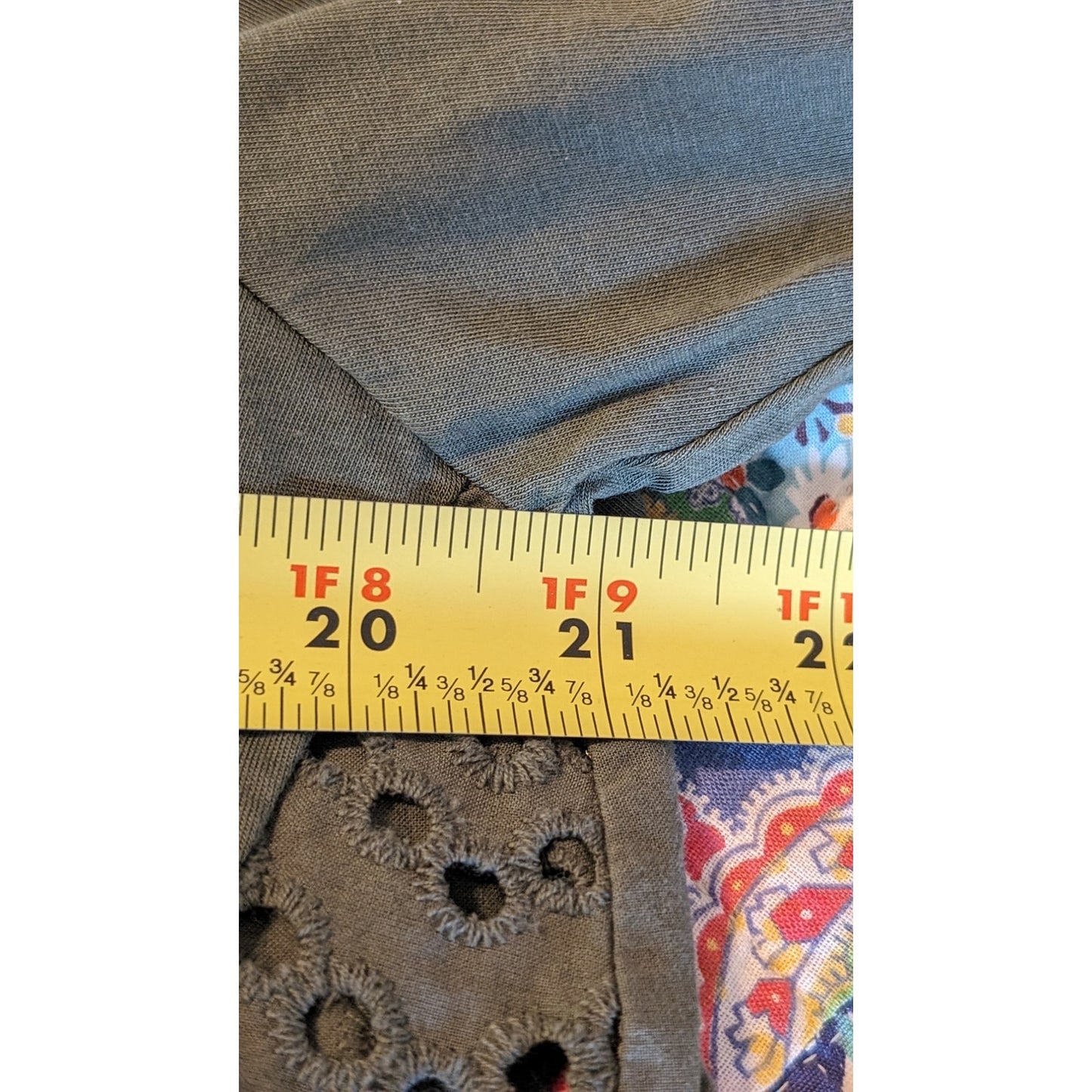 Chico's  Short Sleeve Olive Green Eyelet Side/Back High Low Hem Top Womens Sz 2