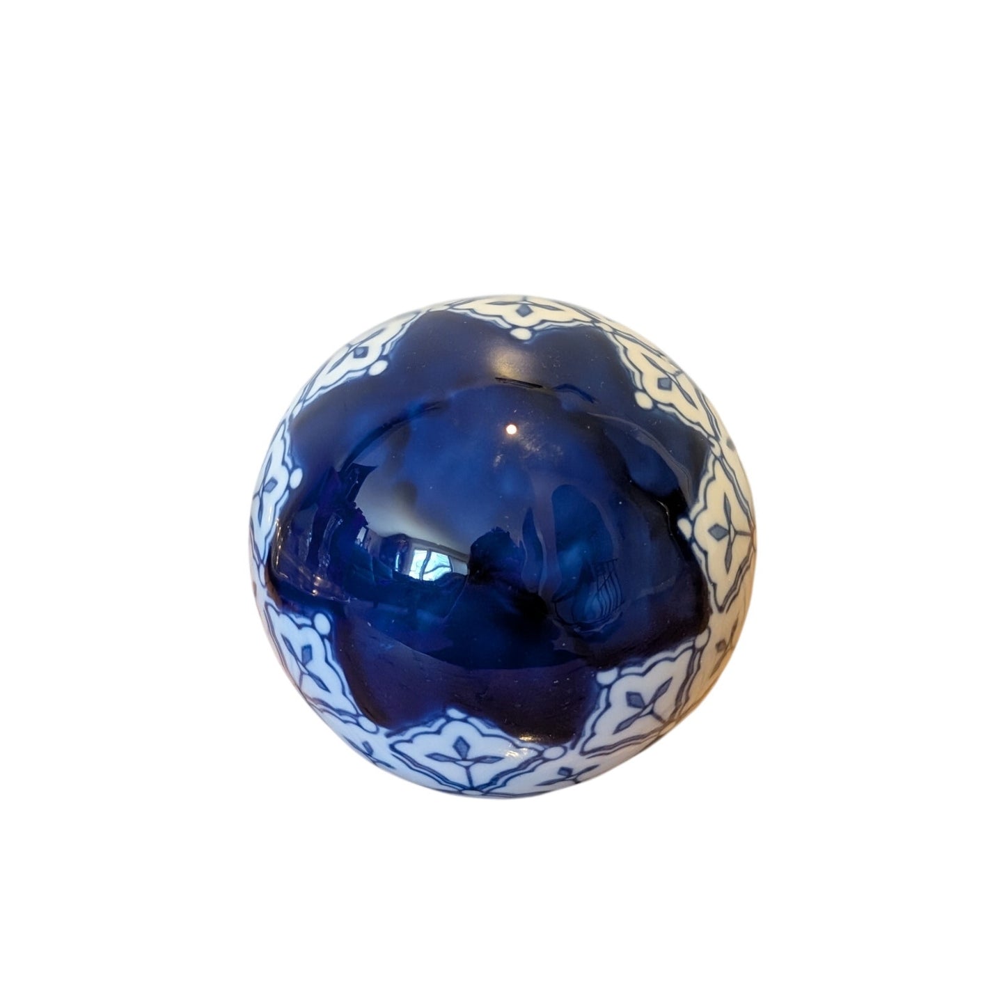 Vintage Blue & White Chinese Porcelain Chinoiserie Carpet Ball