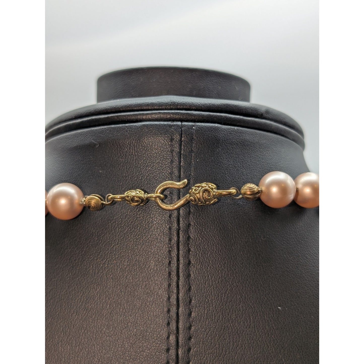 Light Mauve Gray Ceramic Bead Gold Tone Hook Clasp 16" Necklace