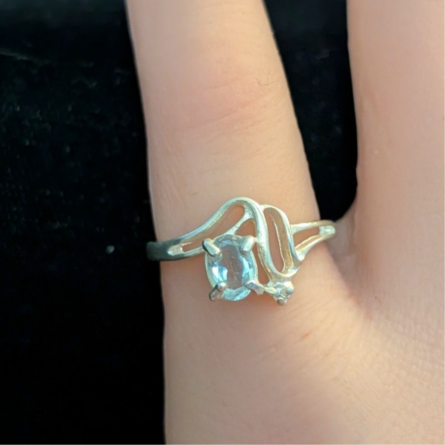 Vintage Blue Topaz Diamond Chip Sterling Silver Ring Size 5