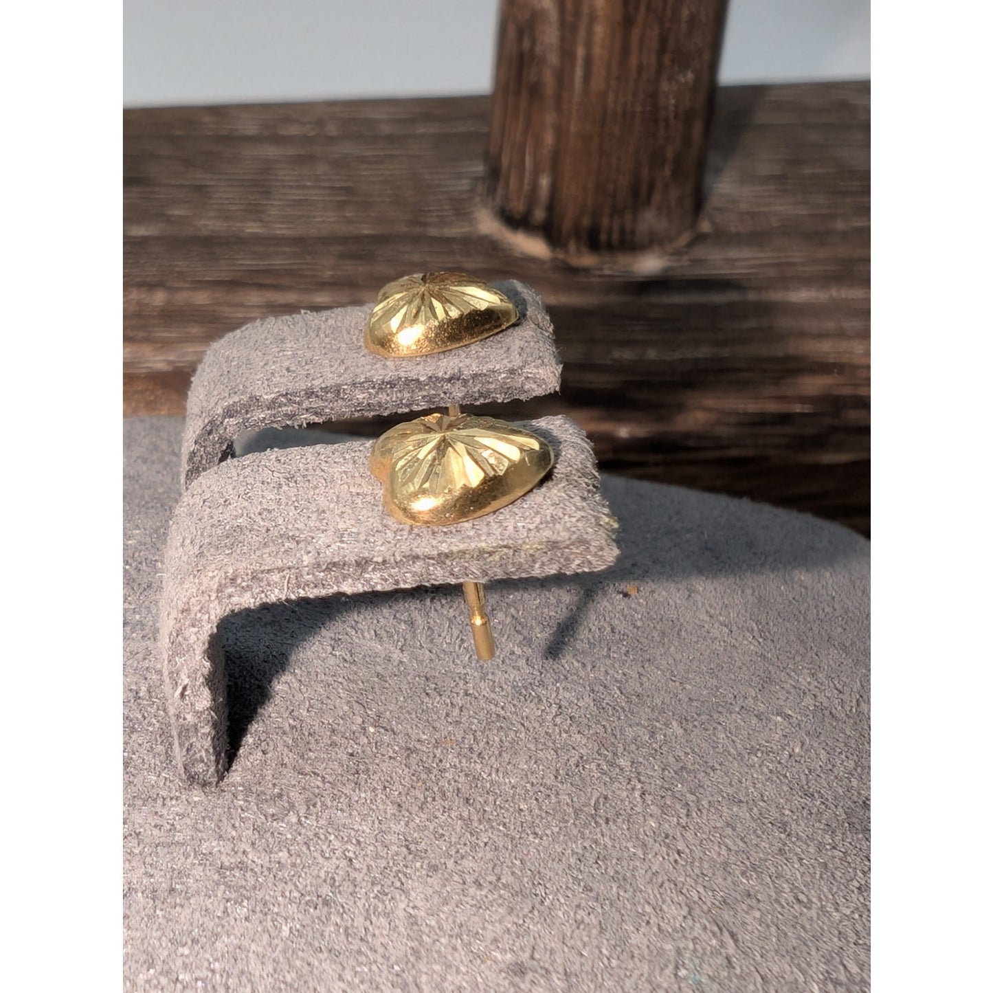 Marked 14K Diamond Cut Puff Heart Post Stud Earrings .41g