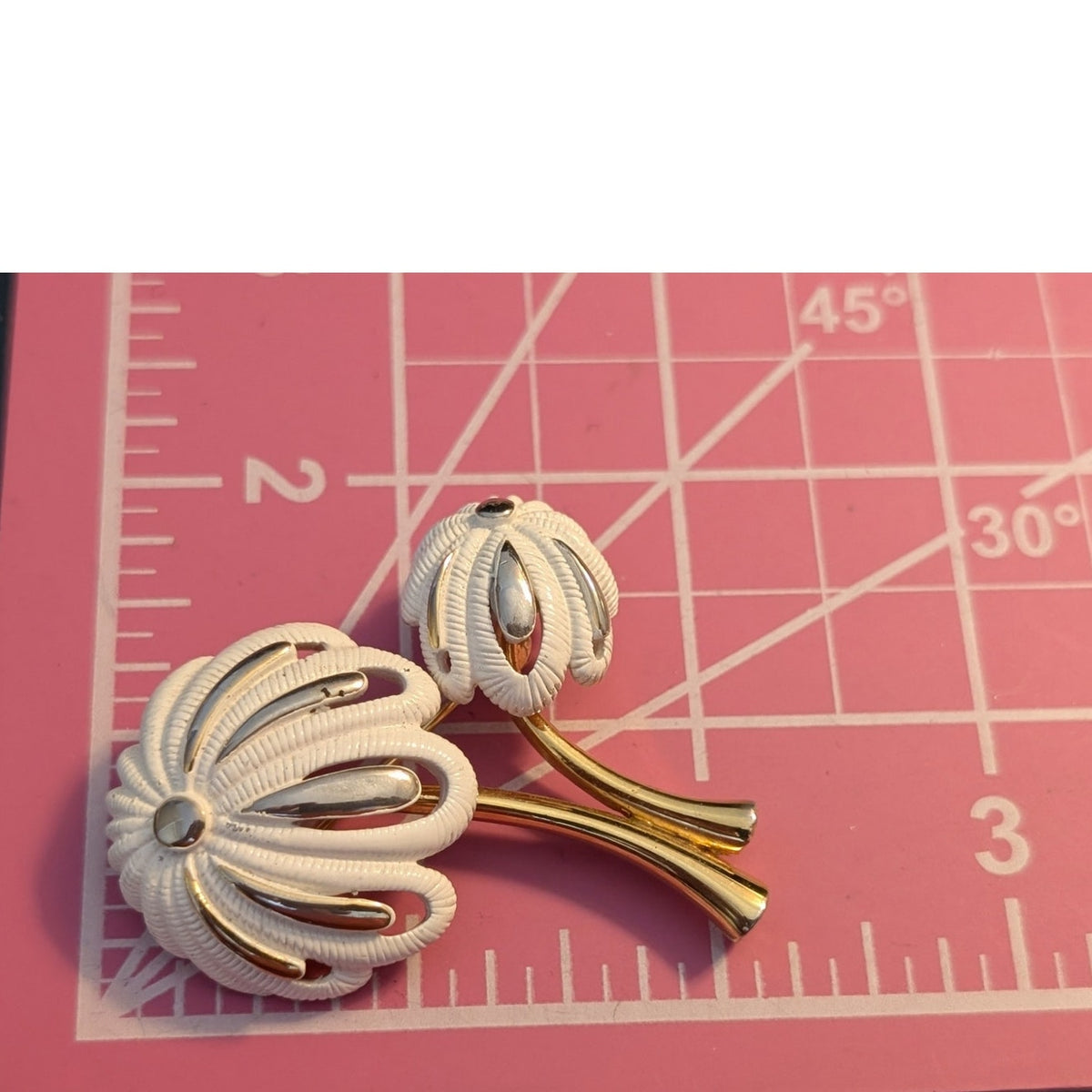 Vintage Signed Monet Rare Palm Tree White Enamel Gold Tone Brooch