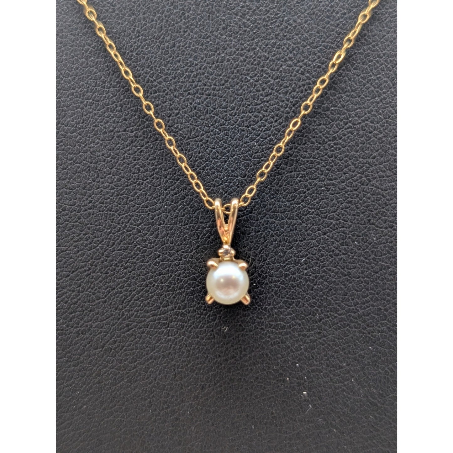 14K Yellow Gold Approx. 5mm Genuine Pearl & Diamond Pendant Chain 18" Necklace