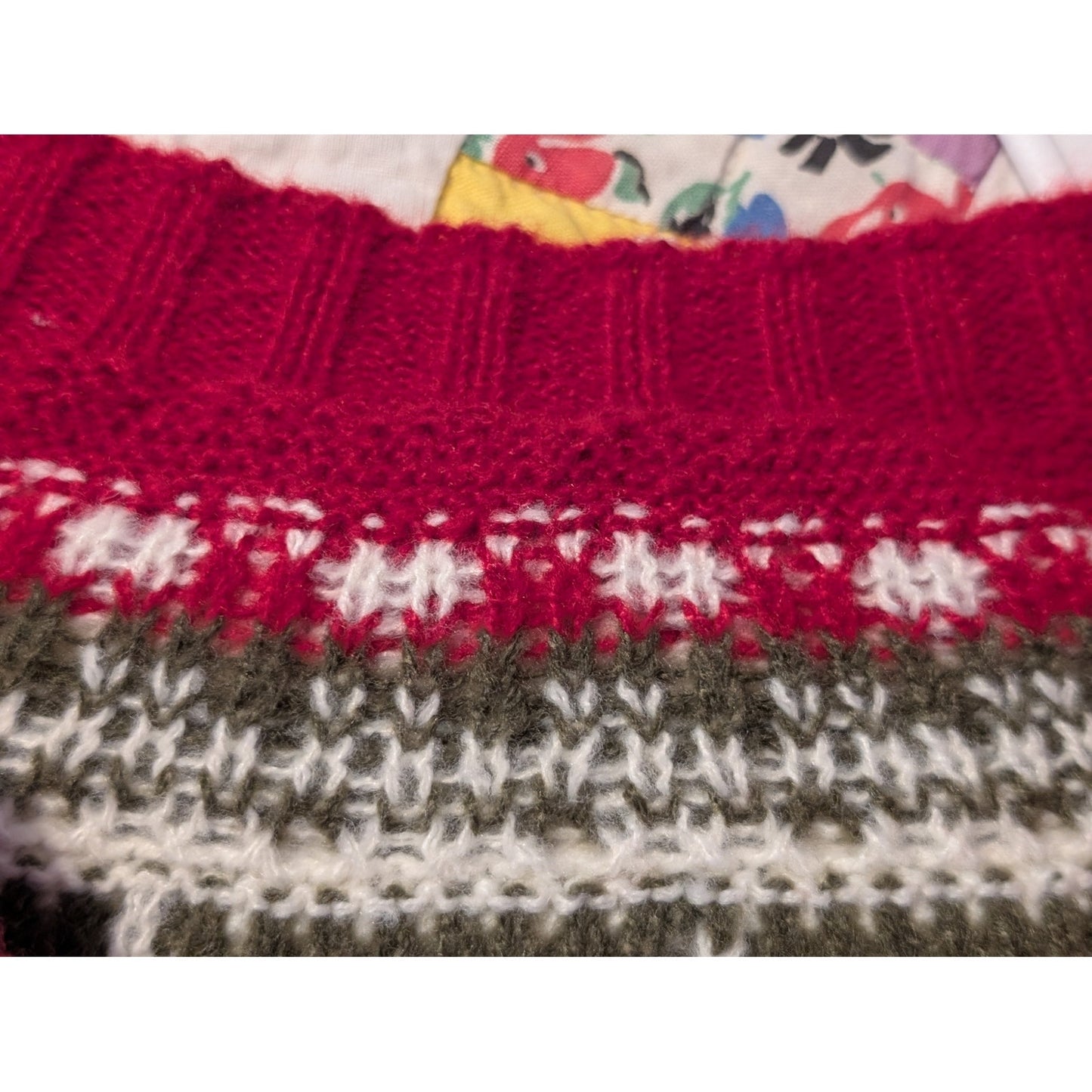 Islandic Fair Isle Gray Red Green Cream Faux Pearl Button Cardigan Womens Sz M