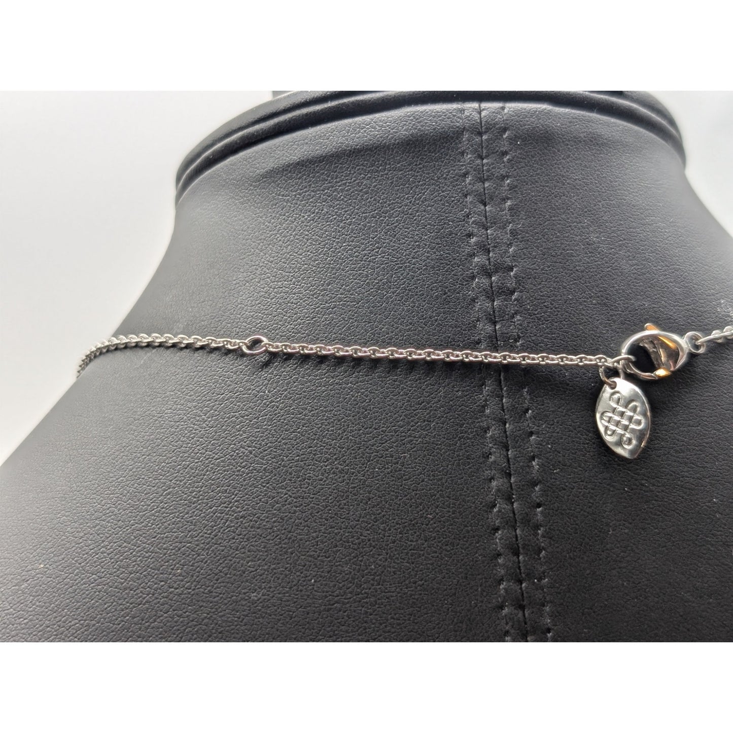 Silver Tone Unknown Maker Horseshoe 16" 18" & 20" Necklace