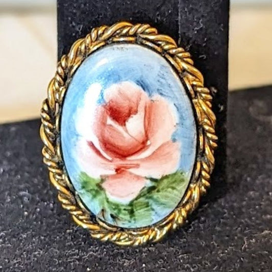 Painted Rose Ceramic Antique Gold Tone Rope Bezel Set Brooch/Pendant