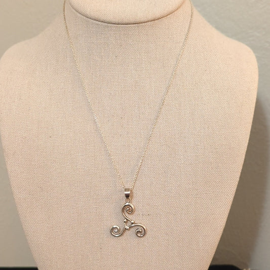 Large Celtic Triskelion 925 Silver Pendant on Vintage 925 Italy Silver Chain