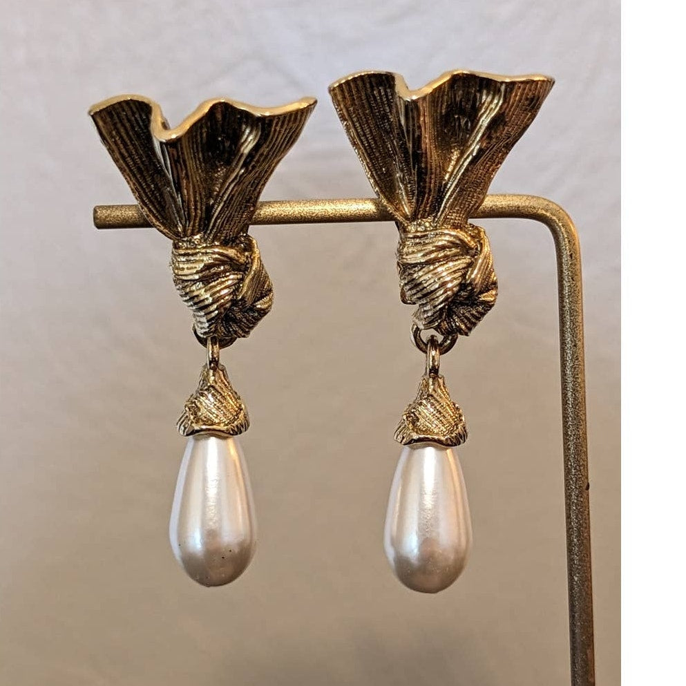 Vintage 80s Knotted Fan & Faux Teardrop Pearl Drop Clip On Bold Statement Earrings