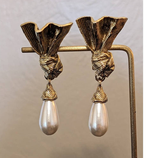 Vintage 80s Knotted Fan & Faux Teardrop Pearl Drop Clip On Bold Statement Earrings