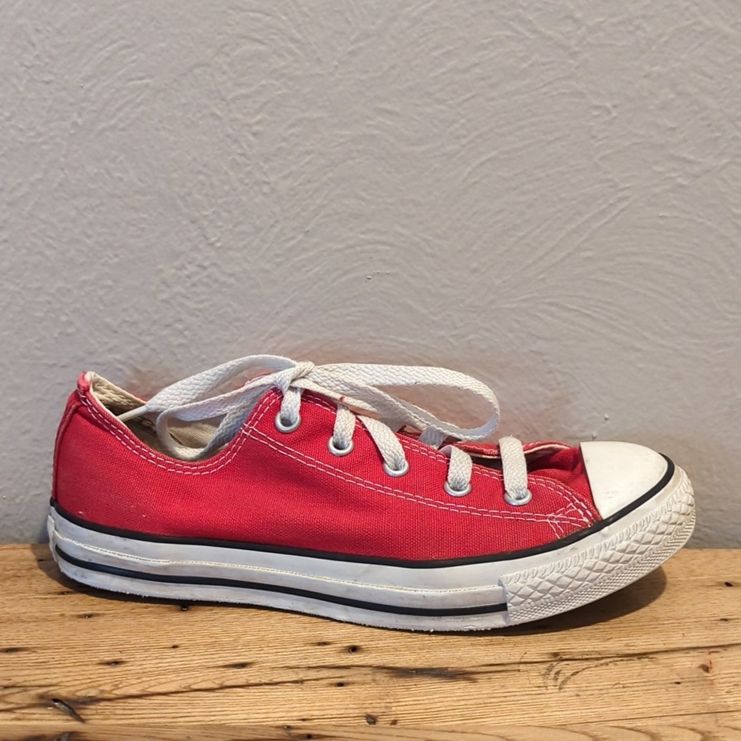Converse All Star Red Lace Up Tennis Shoe Men's Size 3 (Women's 5)