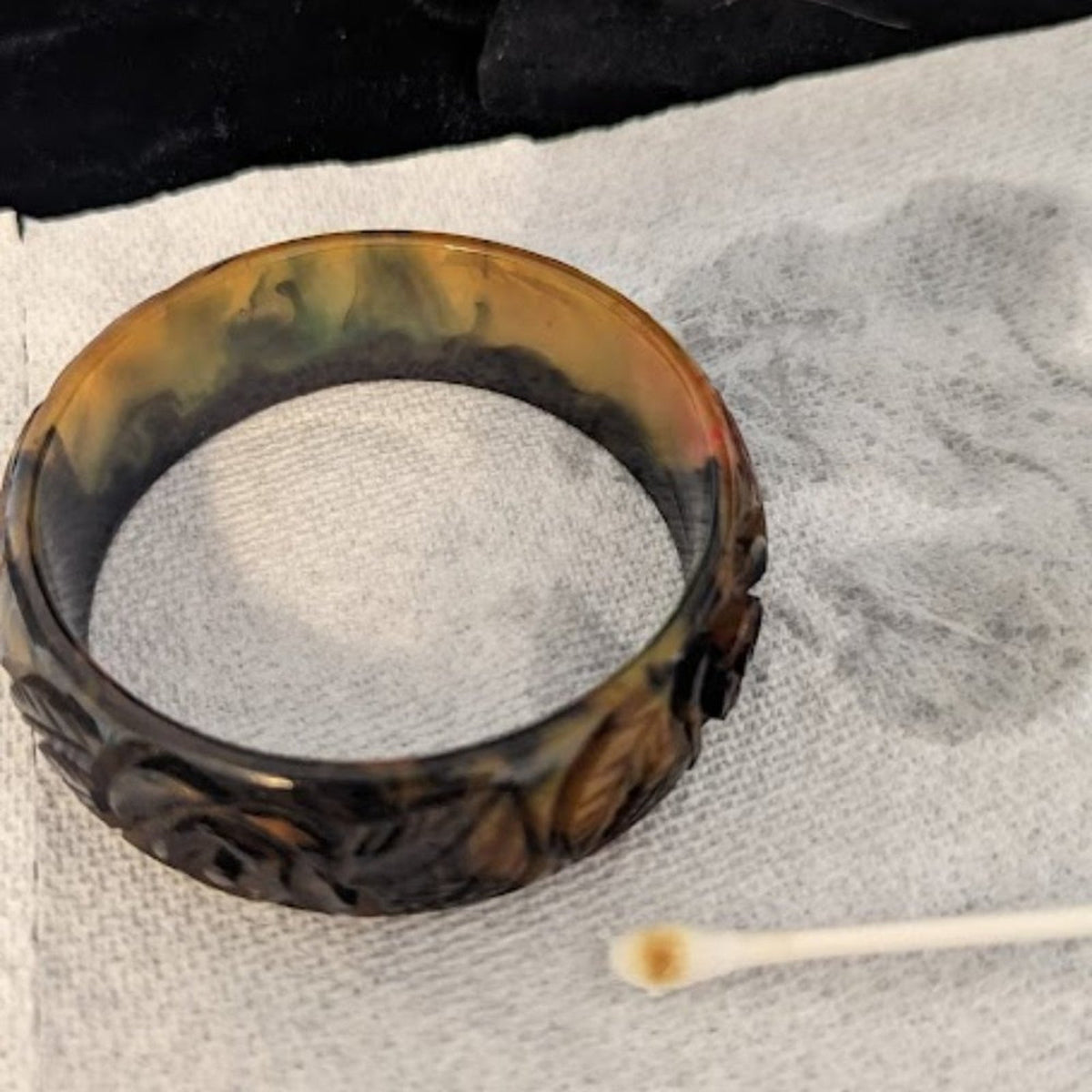 Rare 1930s Carved Roses Translucent End of Day Bakelite Bangle Bracelet