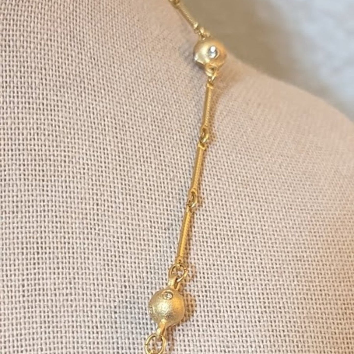 Unbranded Gold Tone Bar Chain Link Crystal Set Satin Ball Necklace