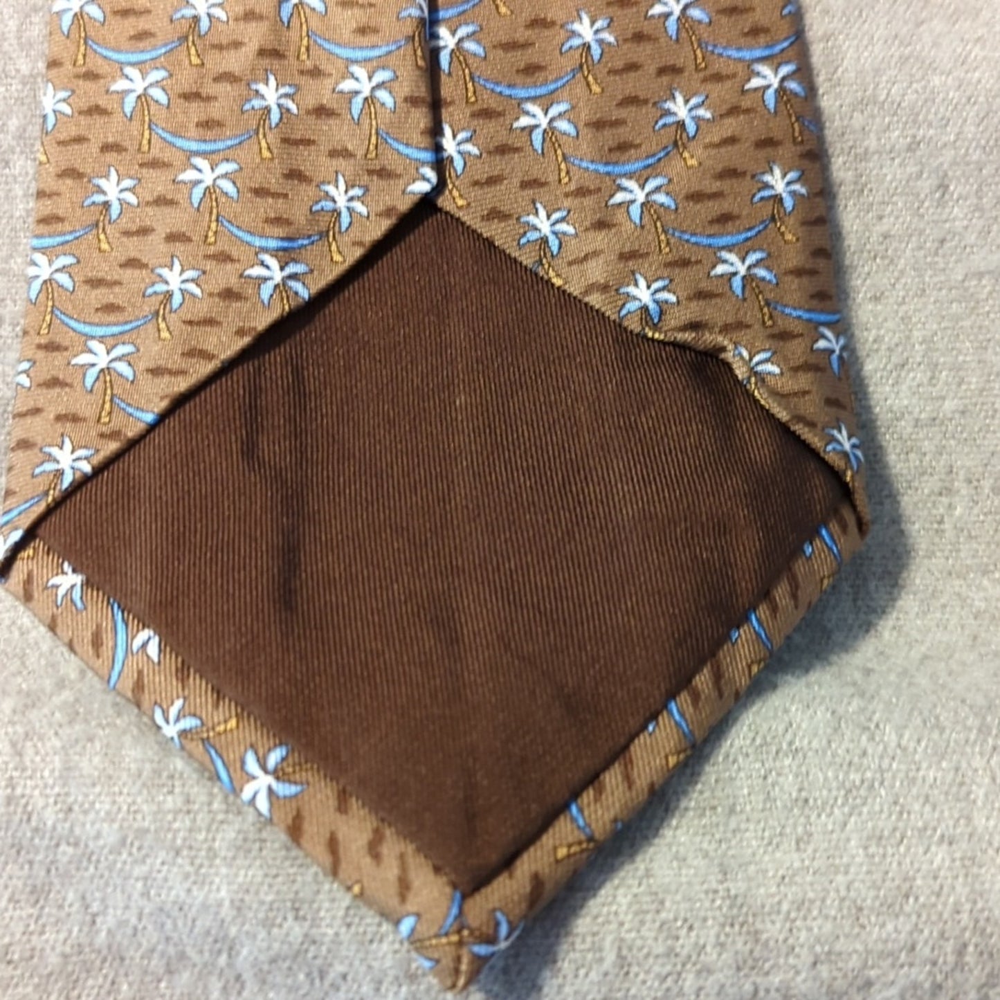 Brooks Brothers Country Club Line 100% Silk Printed in Italy Brown Palm Tree Tie