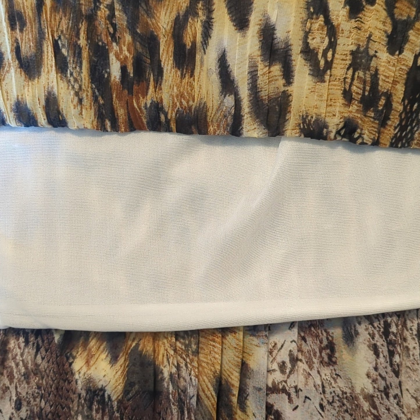 Studio West Apparel Women's Size L Animal Print Pleated Elastic Waist Skirt