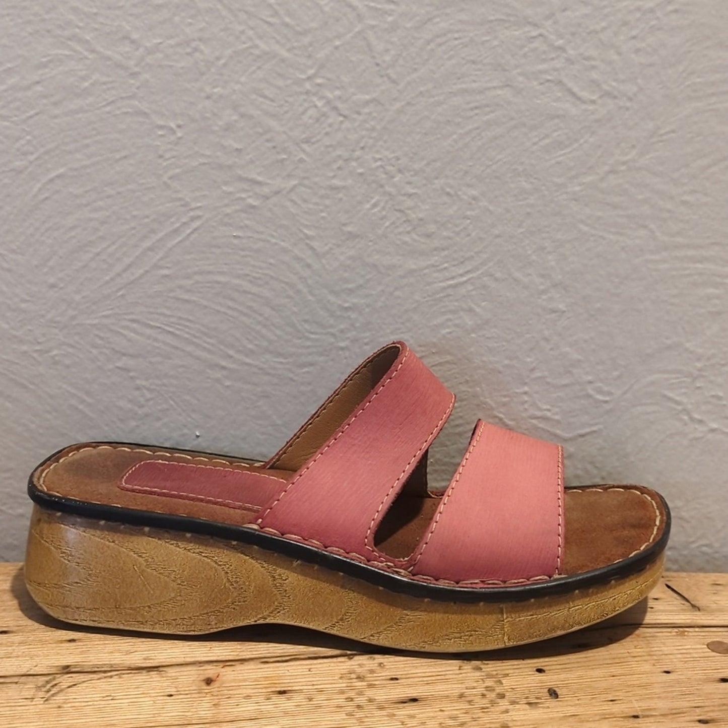Tsonga Made in Africa Salmon Color Two Leather Strap Slide Sandal Size US 6.5