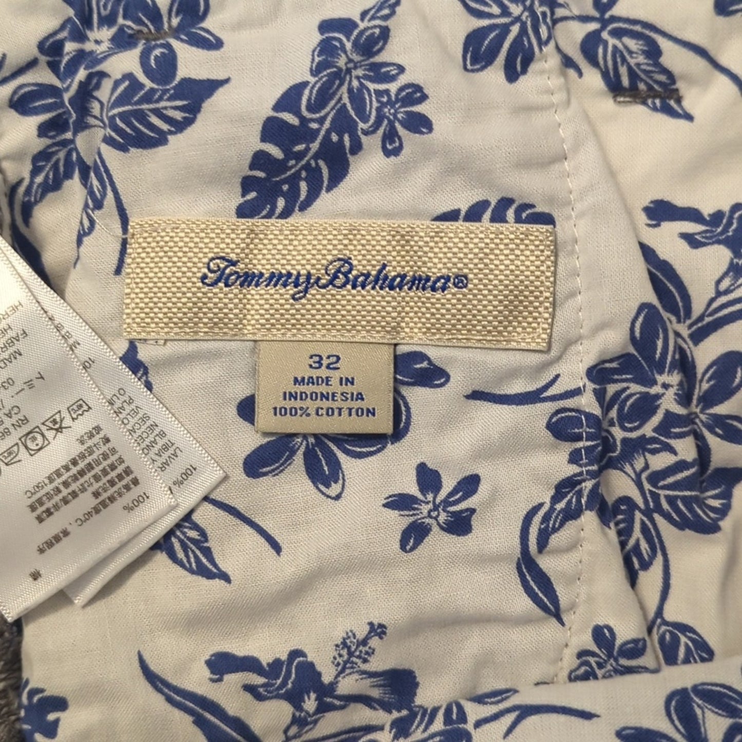 Tommy Bahama Men's Size 32 Gray and White Checked Seersucker 100% Cotton Short