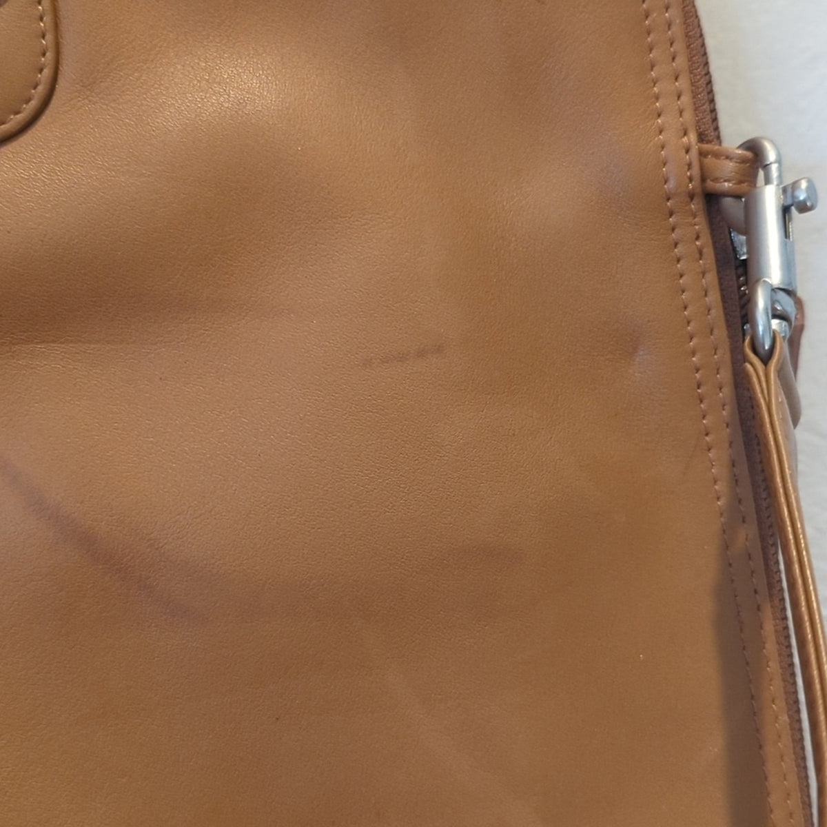Levenger Business Vintage Tan Leather Briefcase with Crossbody Strap