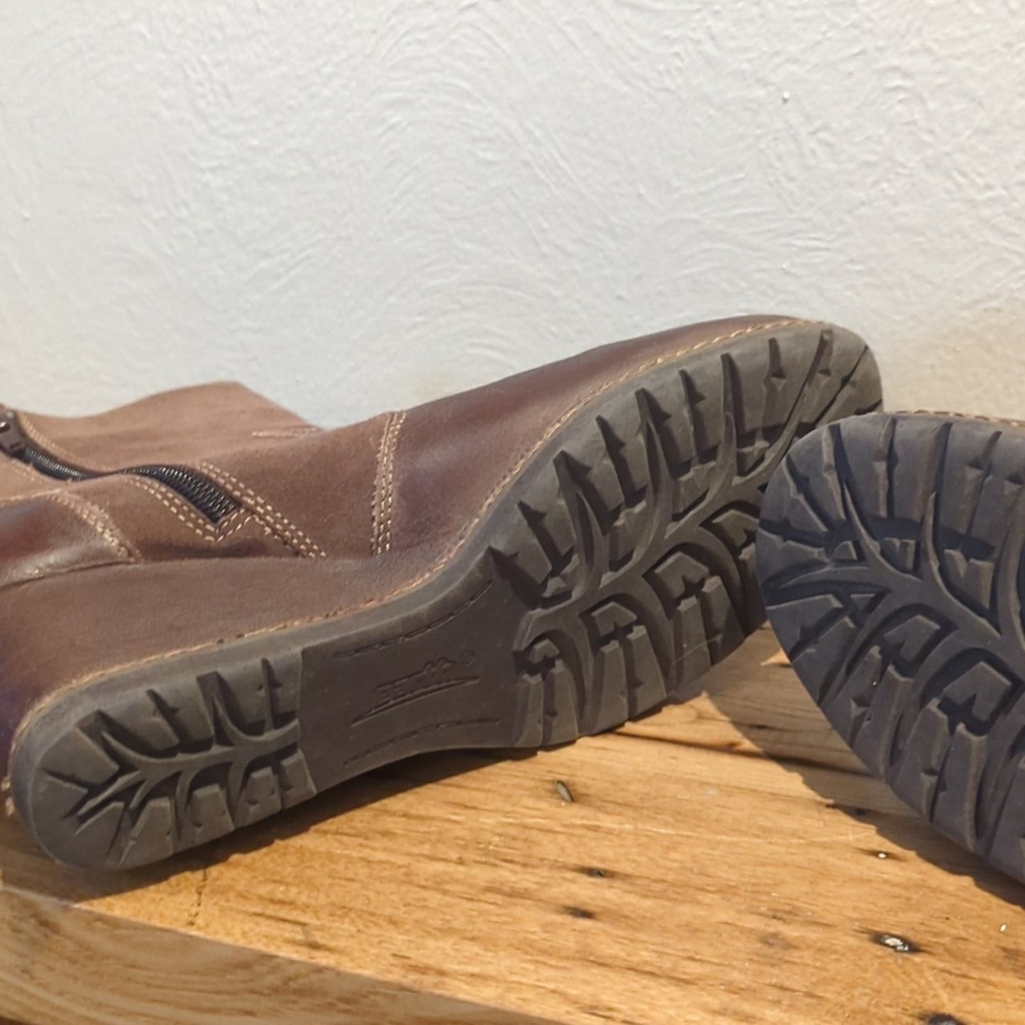 Earth Hilltopper Brown Leather & Suede Wedge Heel Bootie Women's Size 11B