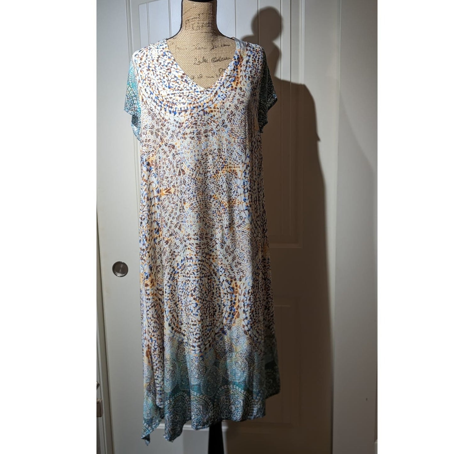 Niche Mandala Print V-Neck Viscose Shift Maxi Asymmetrical Hem Dress Womens Sz L
