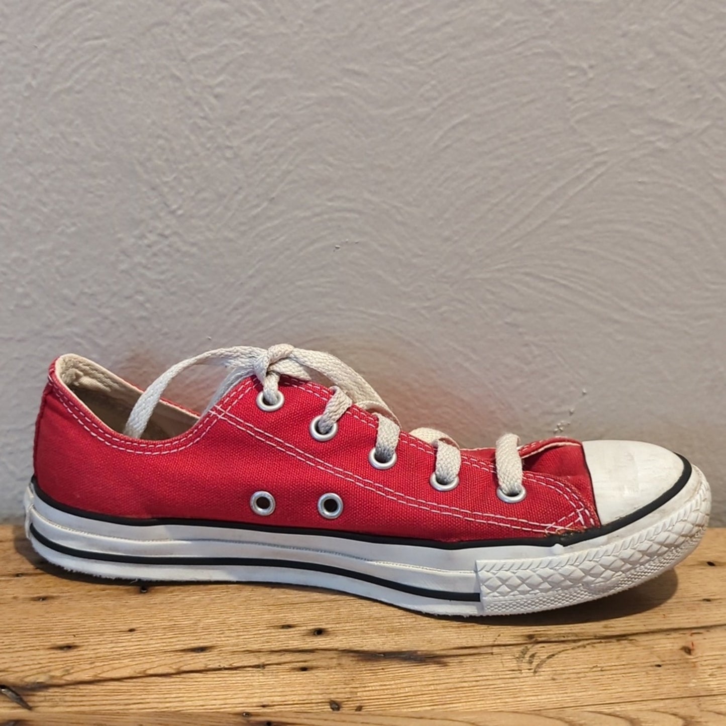 Converse All Star Red Lace Up Tennis Shoe Men's Size 3 (Women's 5)