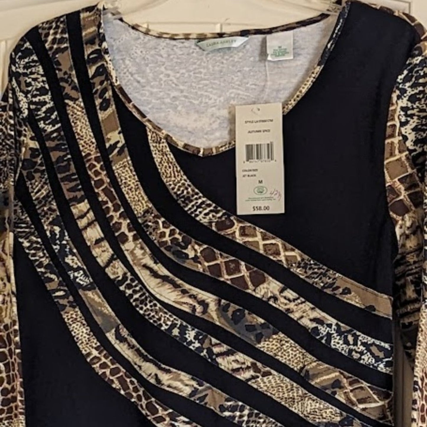 Laura Ashley NWT Size Medium Three Quarter Length Sleeve Animal Print T-shirt
