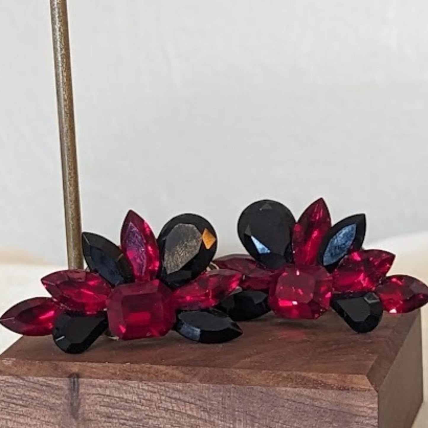 1980s Vintage Red/Pink and Black Glass Crystal Clip on Earrings on Original Card