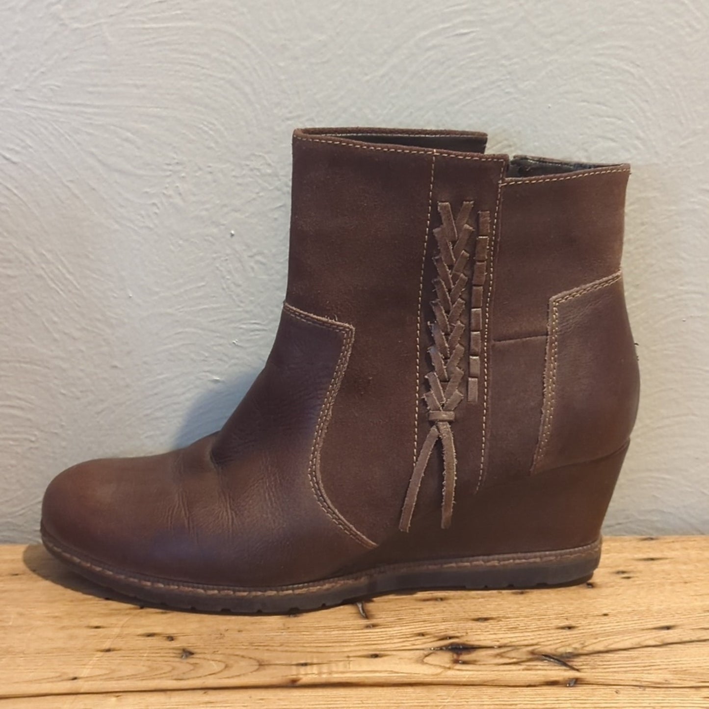 Earth Hilltopper Brown Leather & Suede Wedge Heel Bootie Women's Size 11B