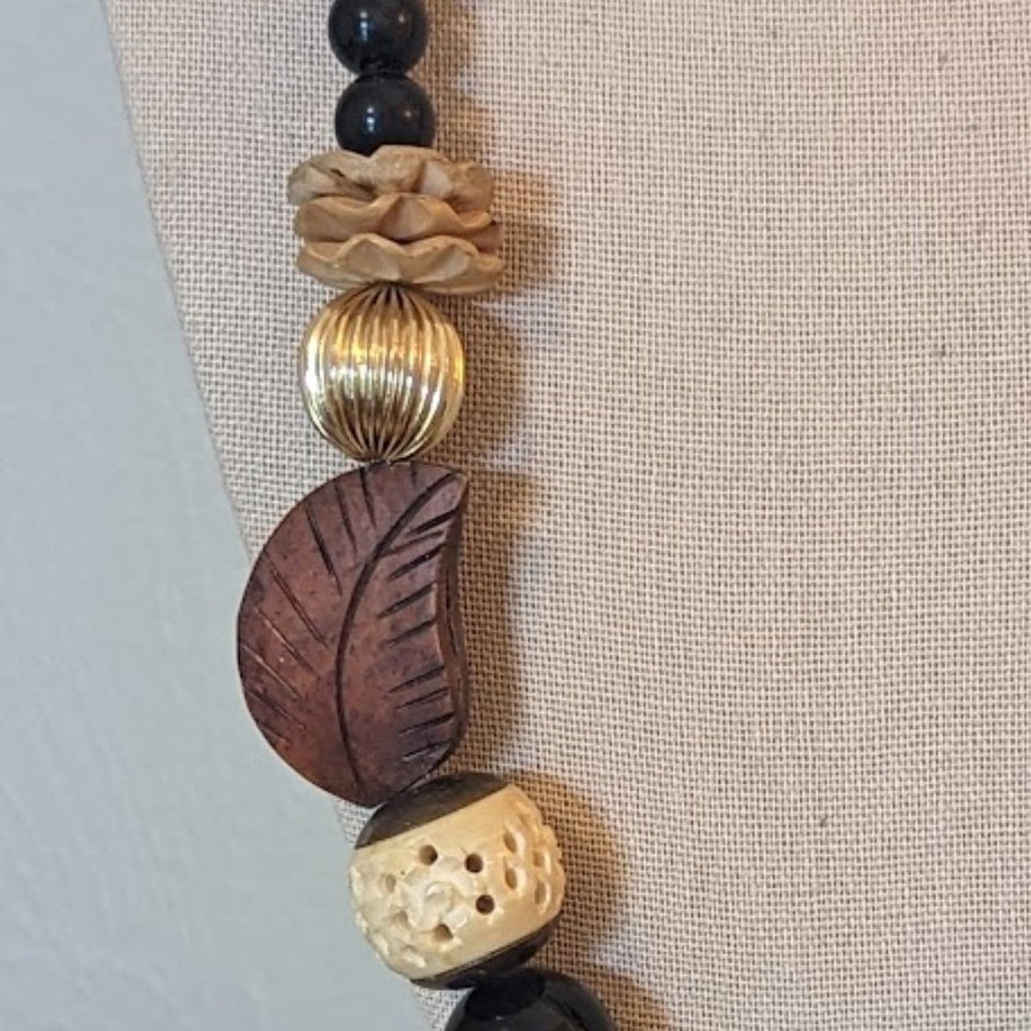 Vtg Tribal Chunky Wood Carved Leaf Multi-Bead 24" Gold Tone Hook Clasp Necklace