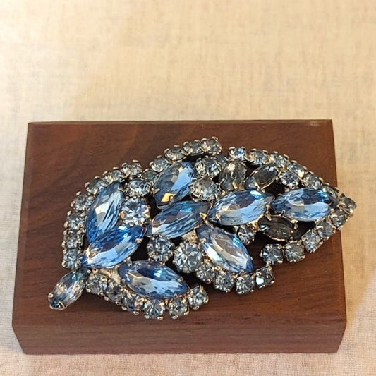 Vintage Unsigned Blue Crystal Silver Tone Leaf Brooch
