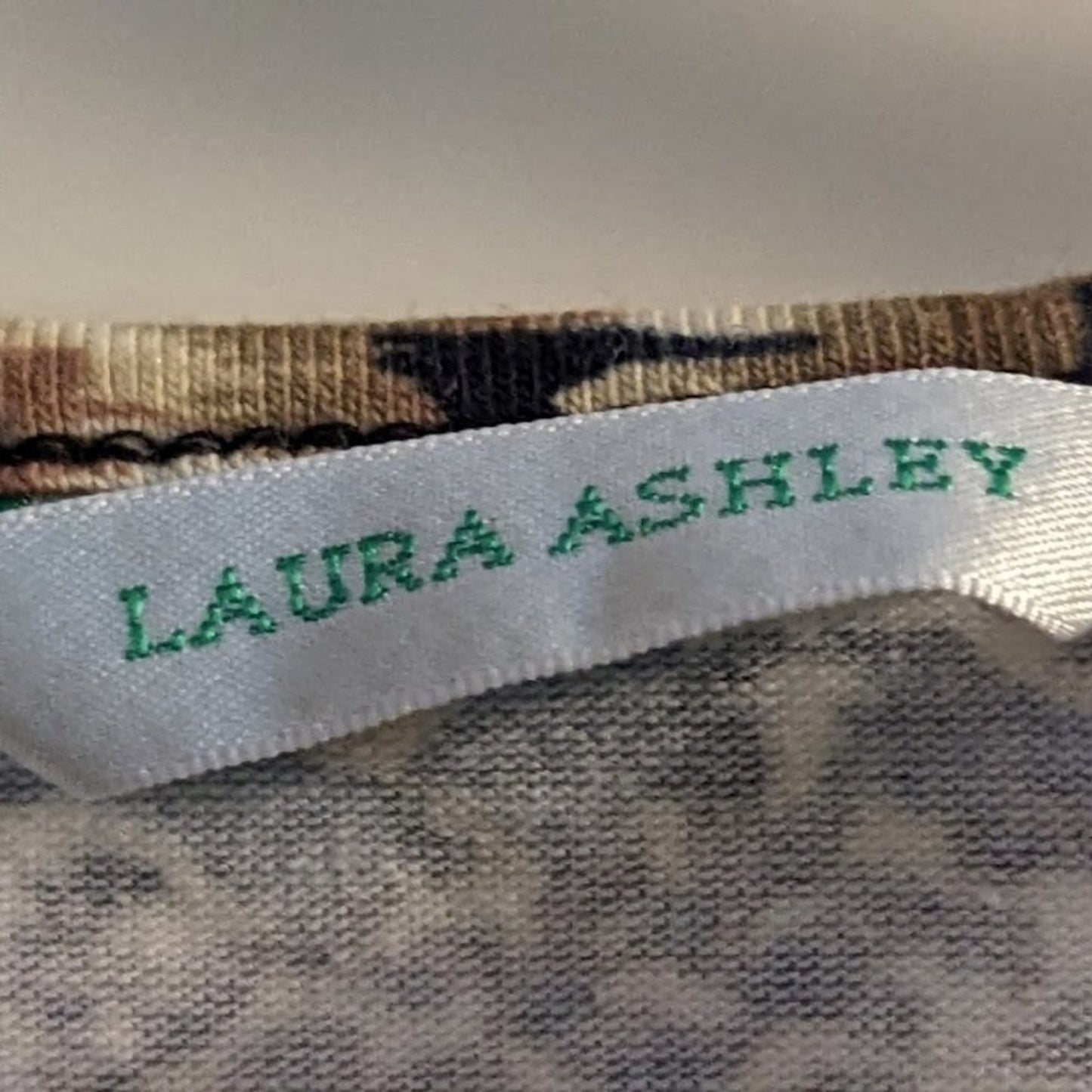Laura Ashley NWT Size Medium Three Quarter Length Sleeve Animal Print T-shirt