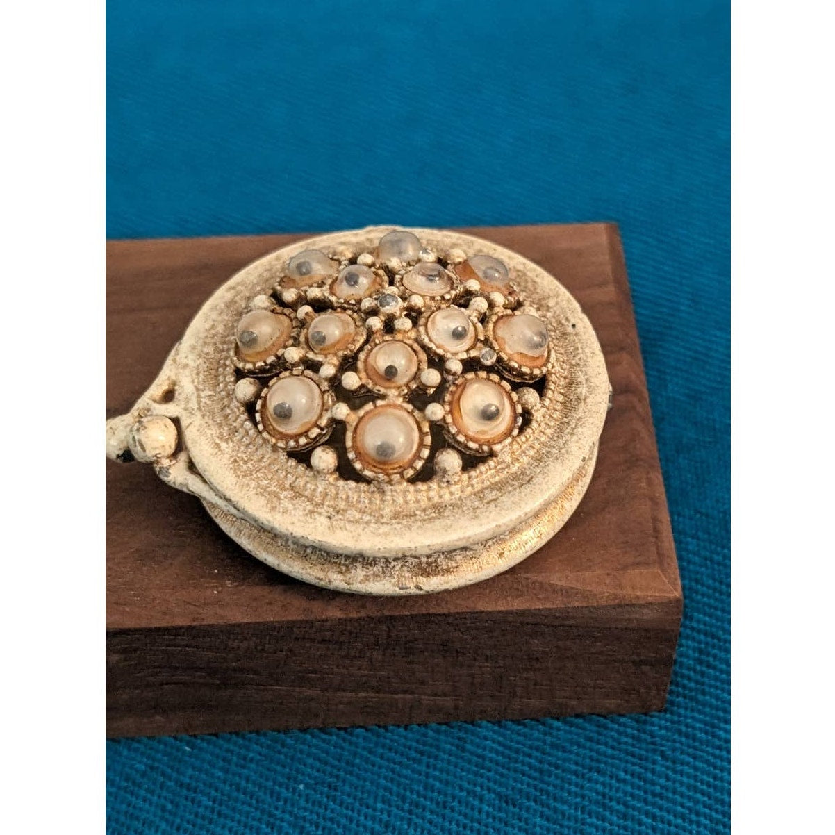 Vintage Florenza Trinket or Pill Box With Wiggly Googly Eyes Kiss Lock Closure
