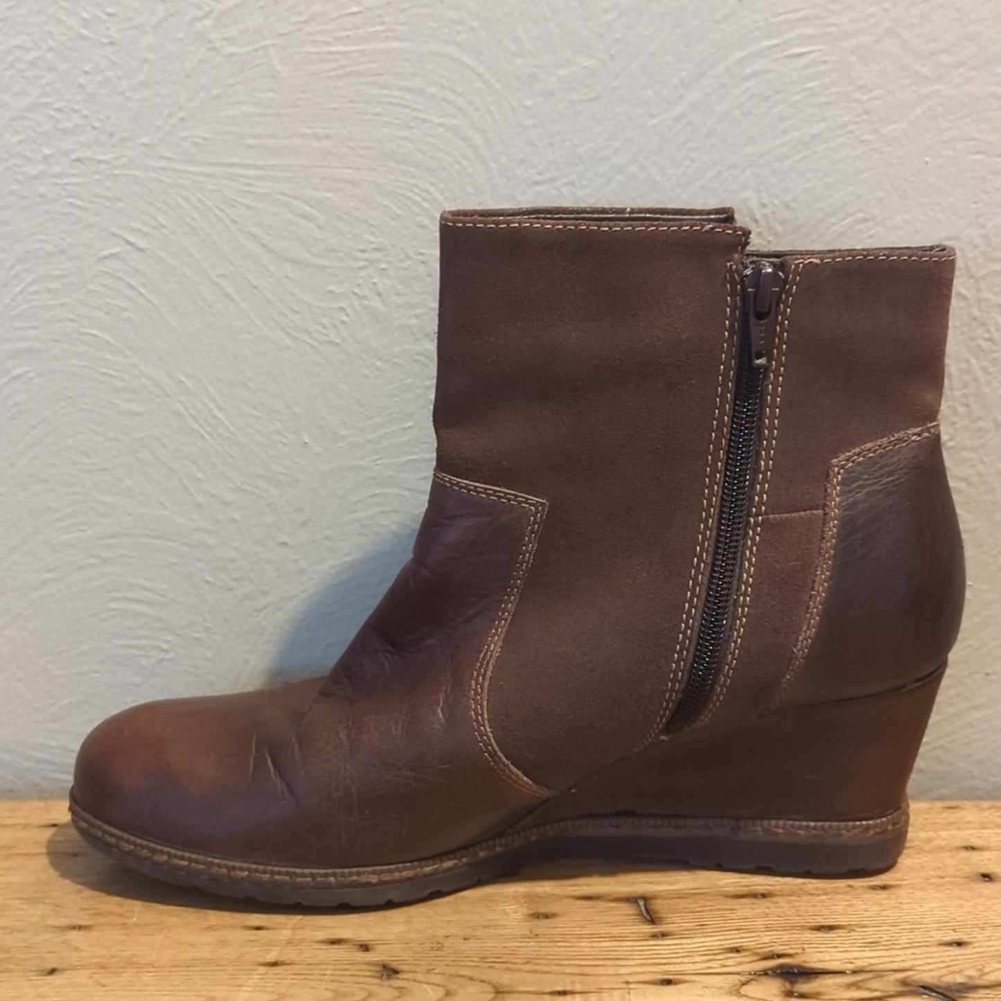 Earth Hilltopper Brown Leather & Suede Wedge Heel Bootie Women's Size 11B
