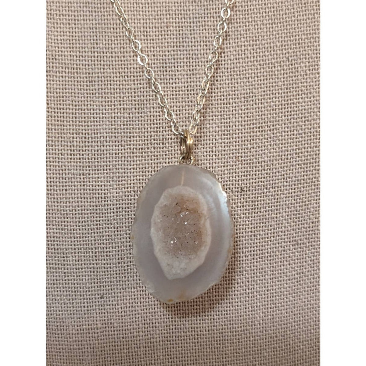Druzy Quartz Geod Pendant on Silver Tone 18" Chain Necklace