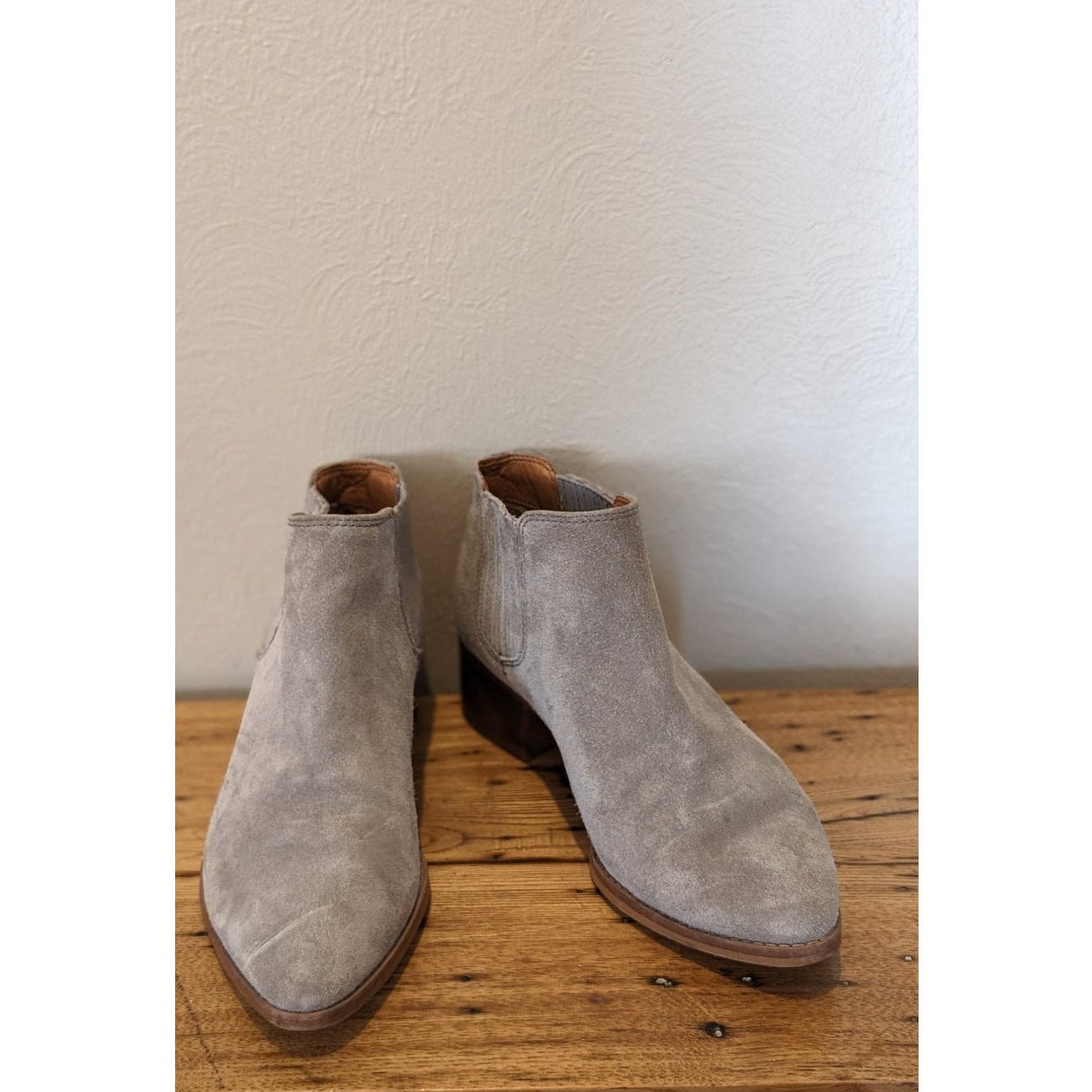 Franco Sarto Gray Pointed Toe Elastic Gore Pull On Suede Booties Womens Sz 7W