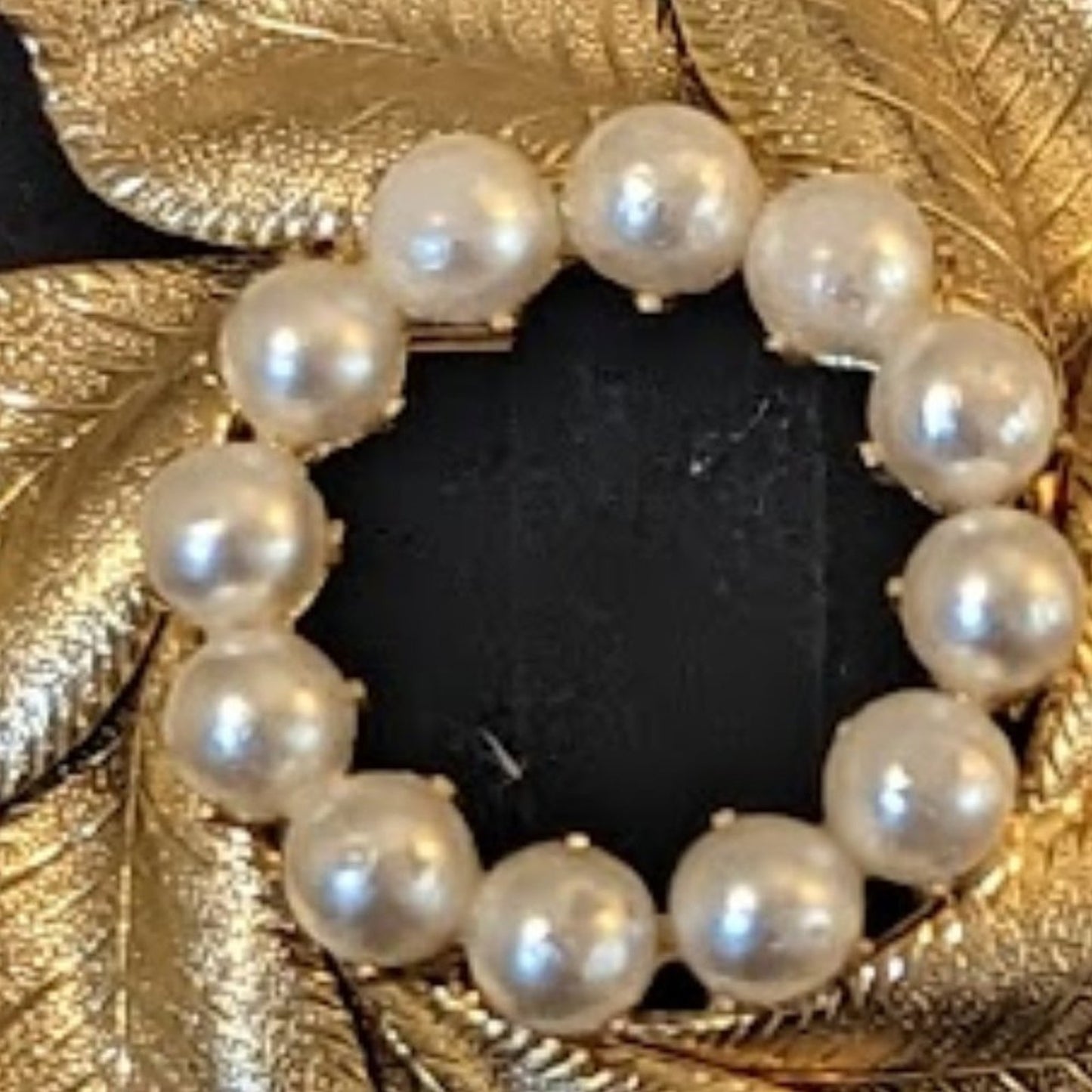 Gold Tone Leaf Pearl Wreath Brooch
