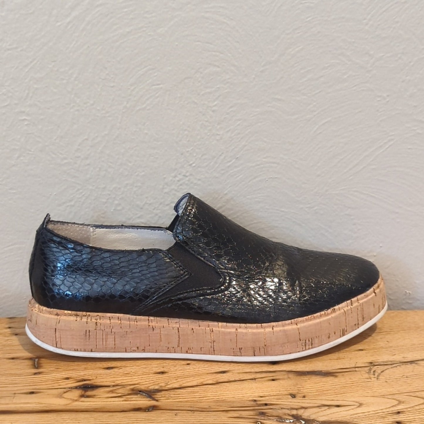 Franco Sarto Daine 2 Slip On Cork Heel Black Snake Leather Sneaker Women Sz. 8.5