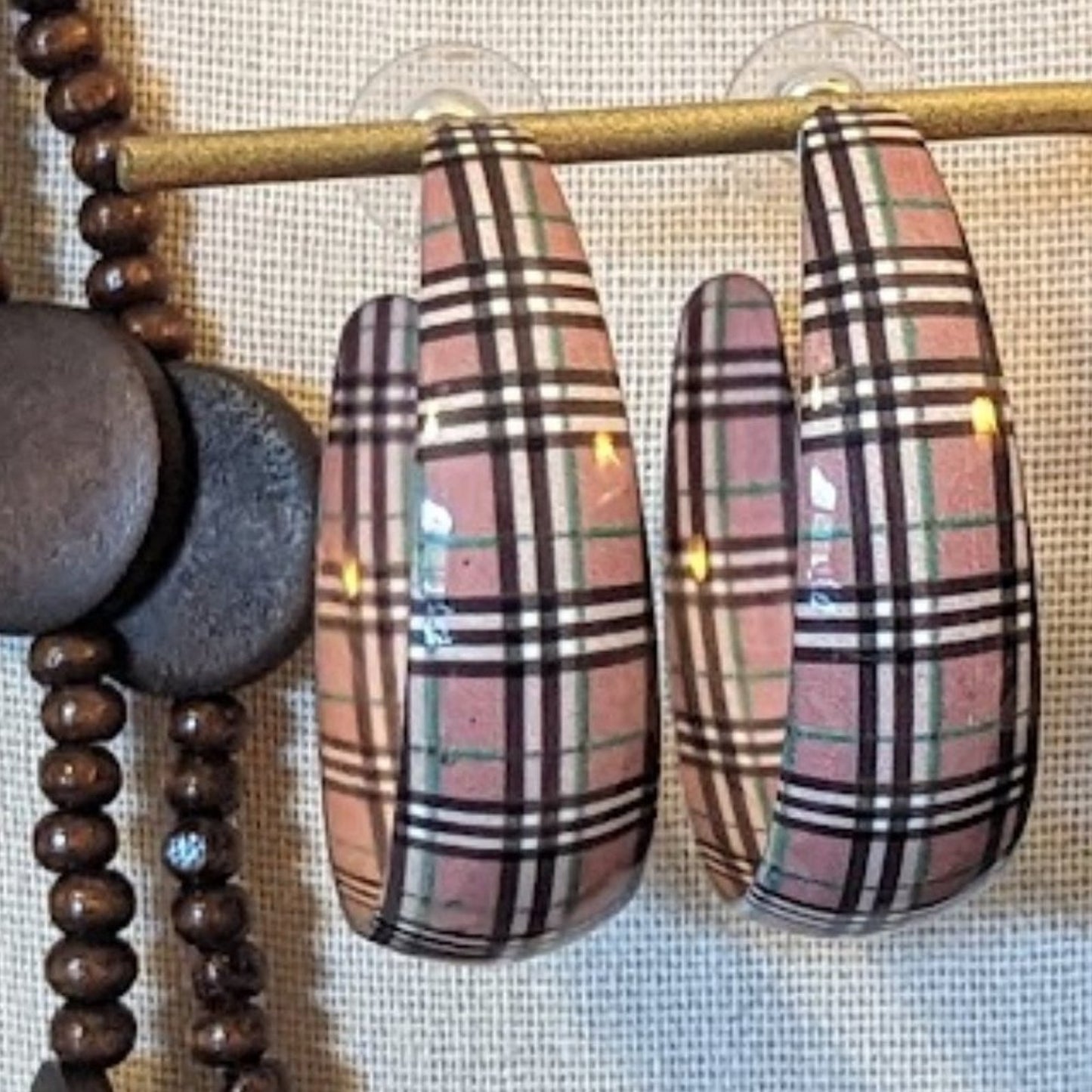 Vintage Wood Beads Pink Plaid Hoops Bracelet with Pink Crystal Charm