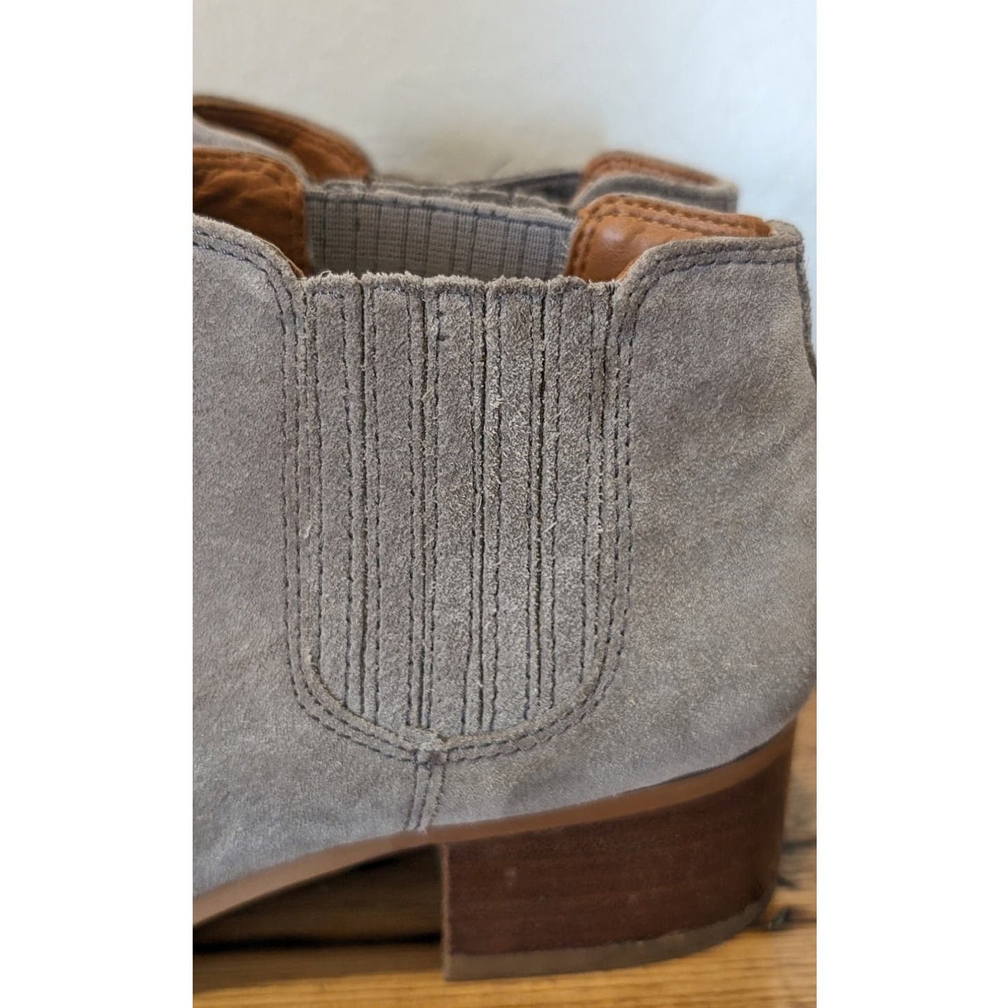 Franco Sarto Gray Pointed Toe Elastic Gore Pull On Suede Booties Womens Sz 7W