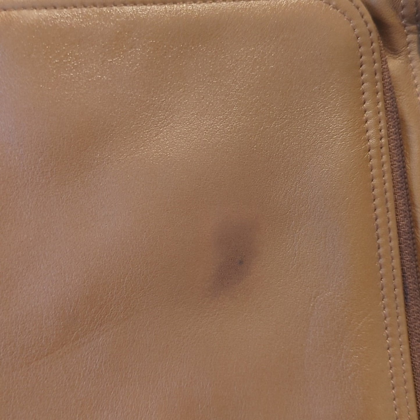 Levenger Business Vintage Tan Leather Briefcase with Crossbody Strap