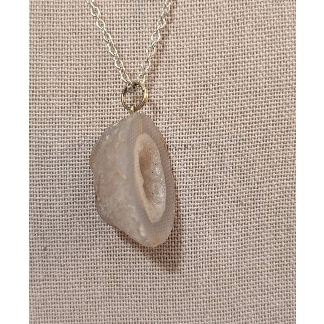 Druzy Quartz Geod Pendant on Silver Tone 18" Chain Necklace