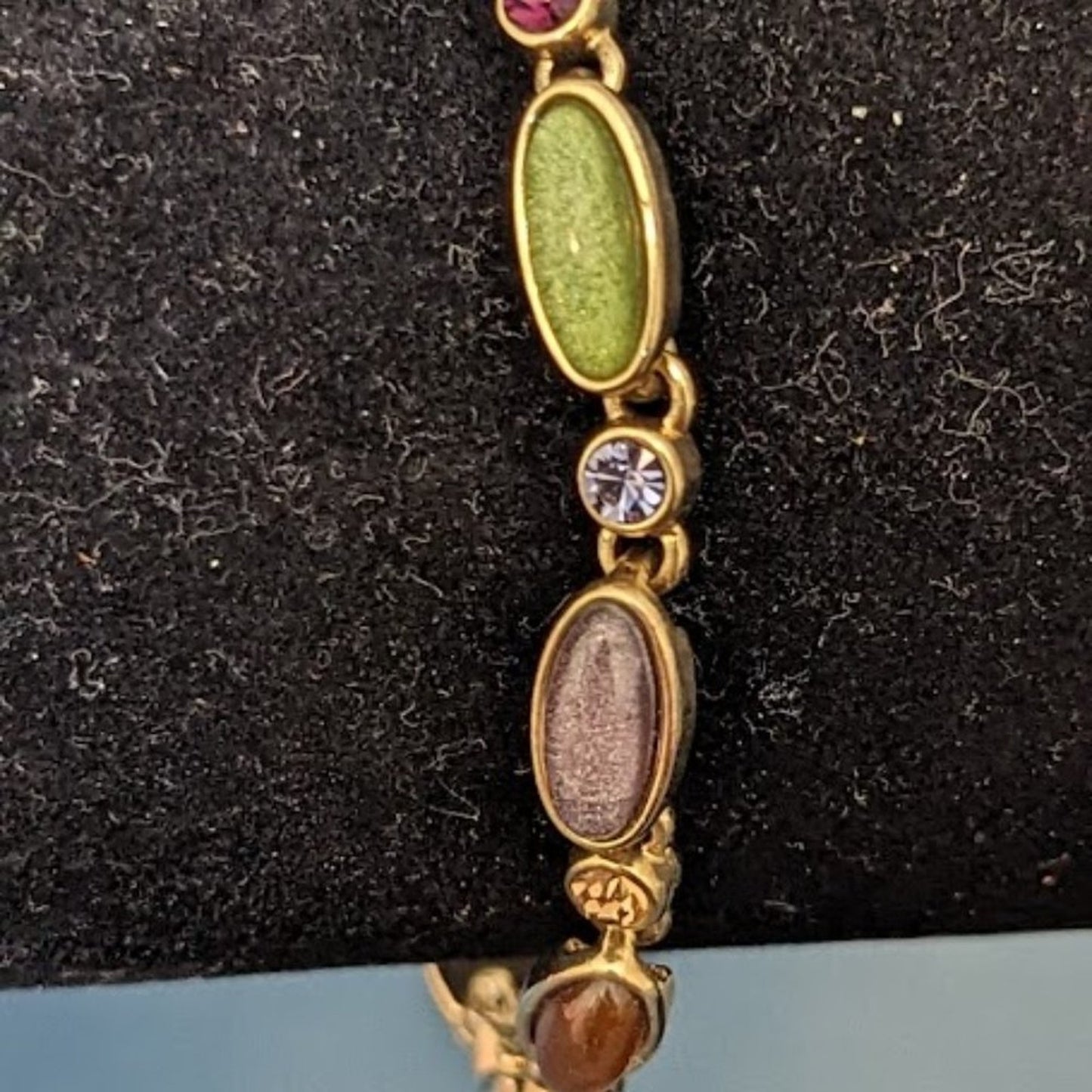 Vintage Liz Claiborne Glass 'Goldstone' Elongated Bead/Gem Bracelet Gold Tone