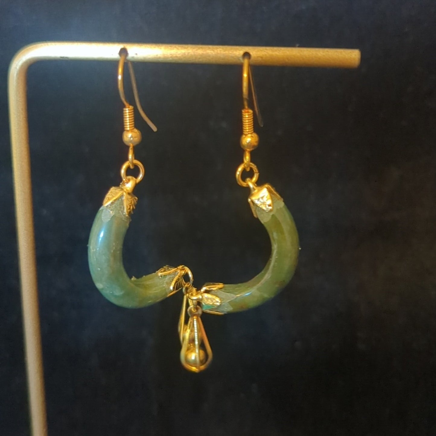 Handmade 'Indian Painted Agate' Gold Tone French Wire Dangle Earrings