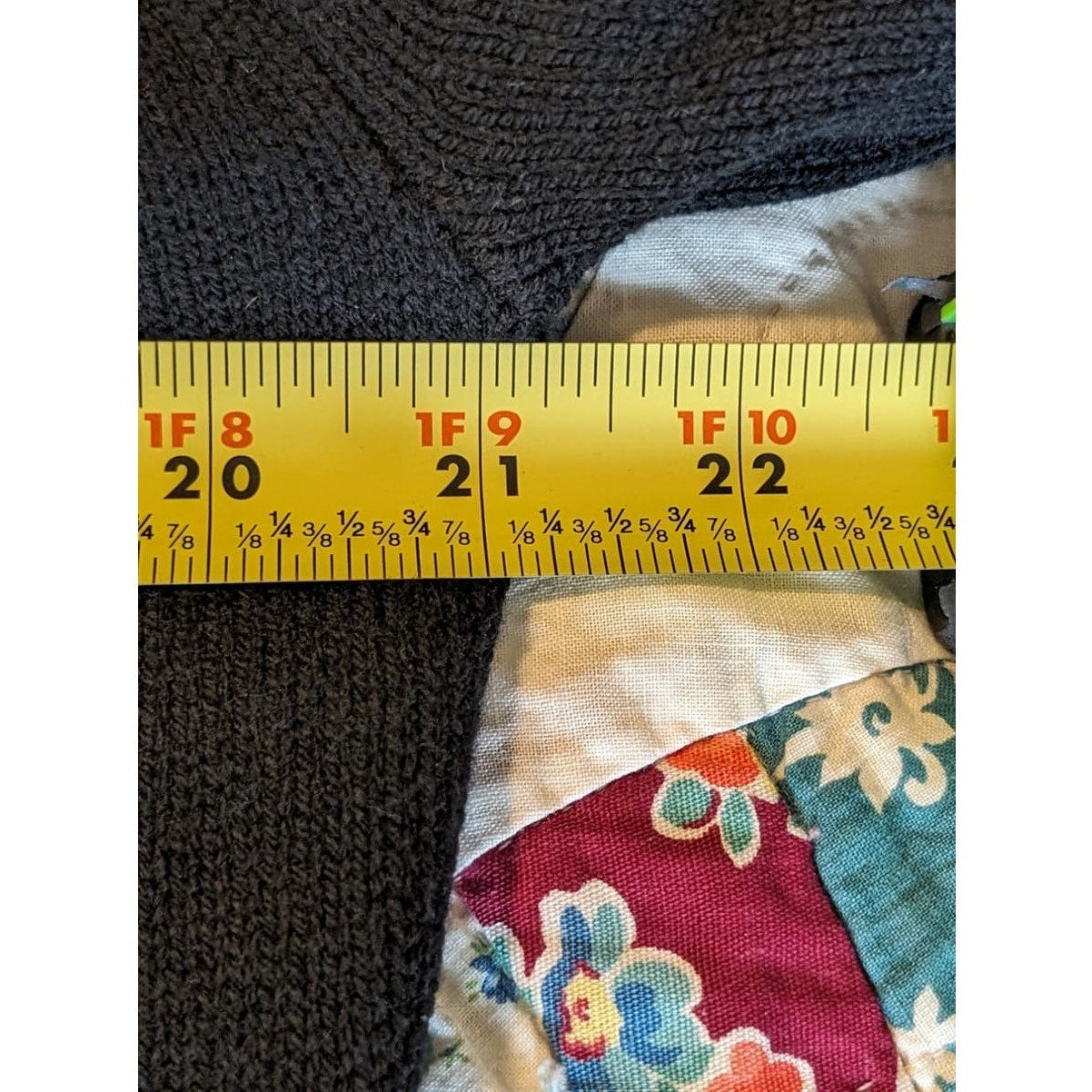 Isaac Mizrahi Live Black Round Yoke Notched Hem Sweater Womens Sz M