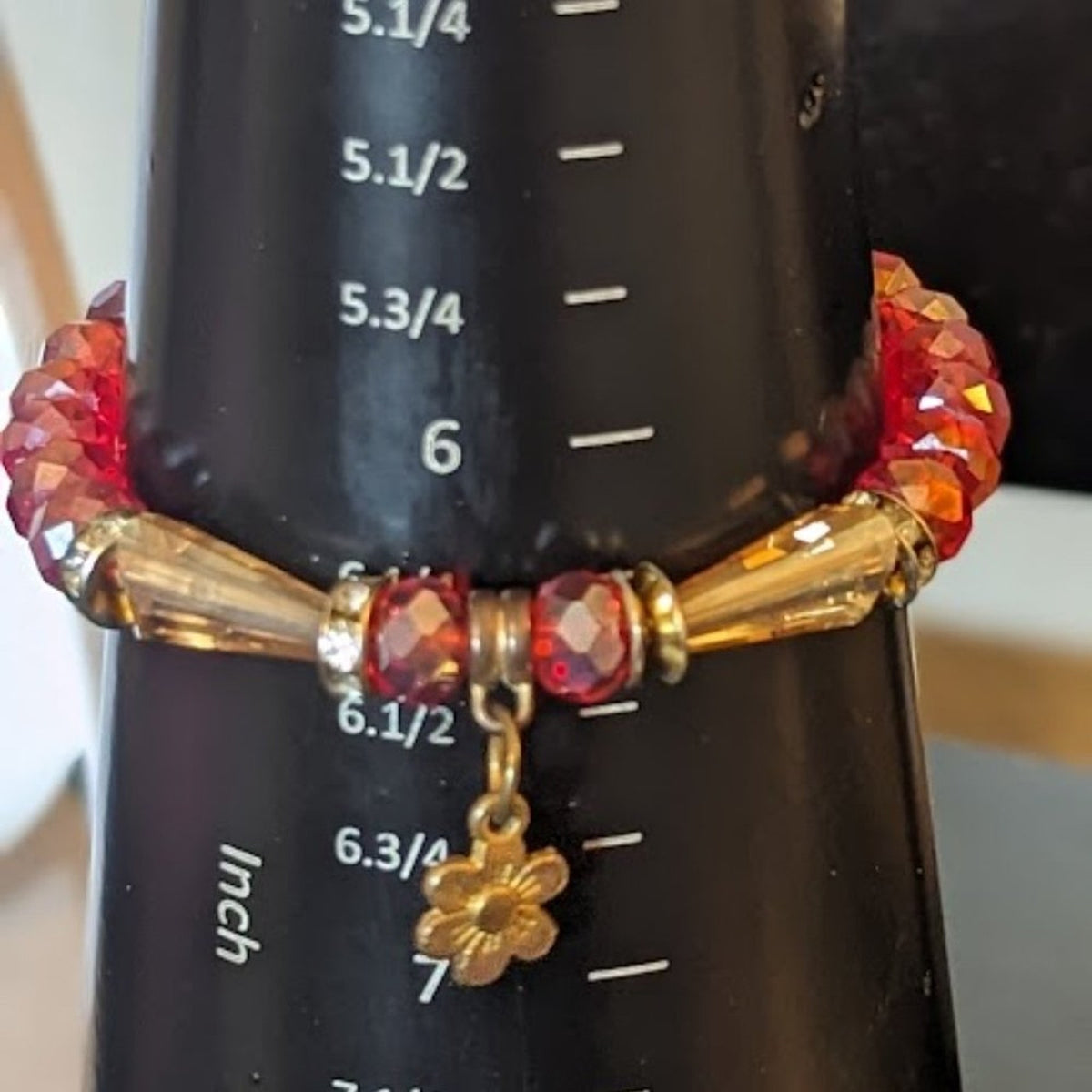 Red Crystal Bead Flower Dangle Charm Gold Tone Stretch Bracelet