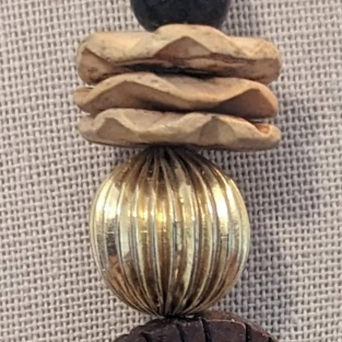 Vtg Tribal Chunky Wood Carved Leaf Multi-Bead 24" Gold Tone Hook Clasp Necklace