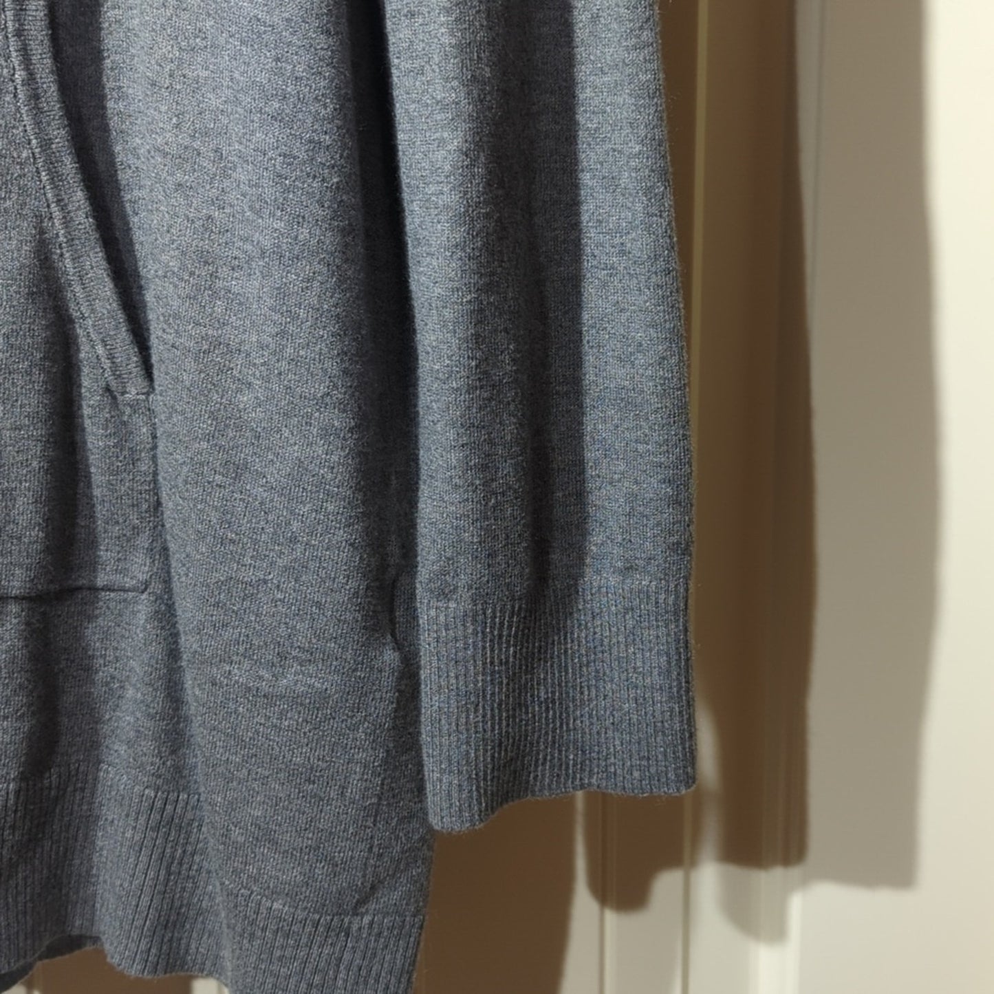 Chico's Zenergy Gray Crystal Studded Tie Hoodie Pocket Sweater Women's Sz 1 (M)